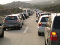 La voiture reste le mode de d�placement pr�f�r� des fran�ais, mais leurs trajets sont plus courts.